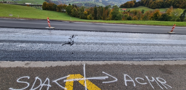 Low noise trail section in Switzerland using SELESTRADE with Selenizza and crumb rubber