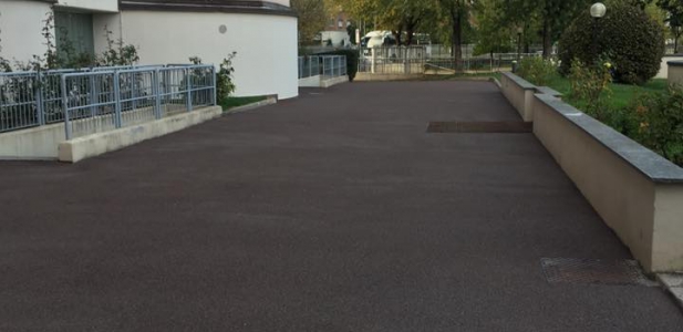 Construction works with gussasphalt in Milano - Italy